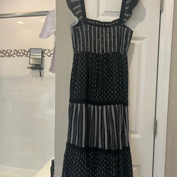 New with Tags Vineyard Vines Black and White Jacquard Smocked Midi Dress - Picture 2 of 7